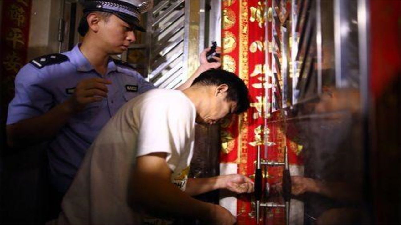 戈塘镇请开锁师傅开了锁后，师傅为什么一般都不进门，就算主人请也不进去？